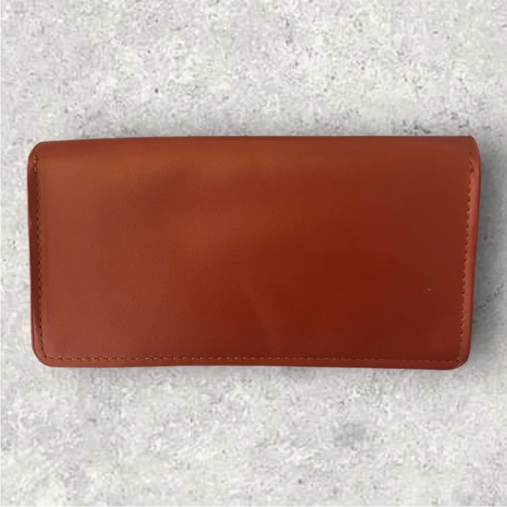 Missoni sunglasses/ eyeglass case with magnetic closure